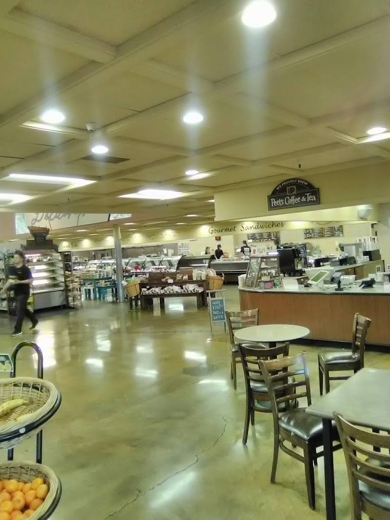 Lake Boulevard Plaza Shopping Center