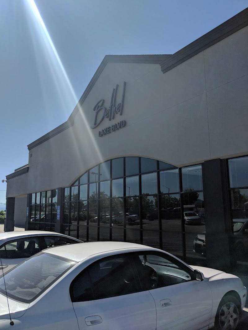 Lake Boulevard Plaza Shopping Center